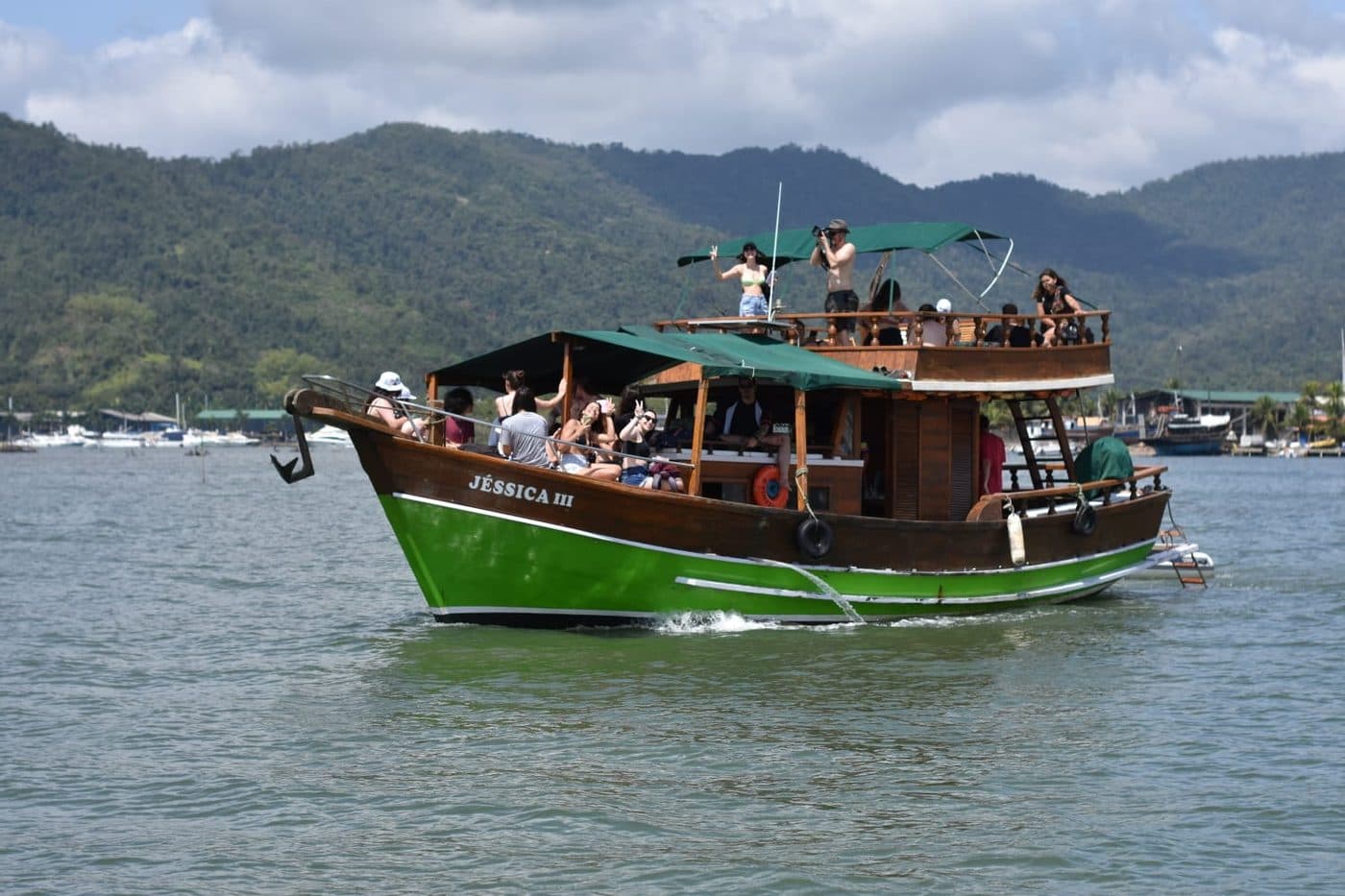 Passeio de barco até os pontos de estudo